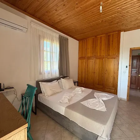 Lambis Garden Hideaway Prázdninový dům *